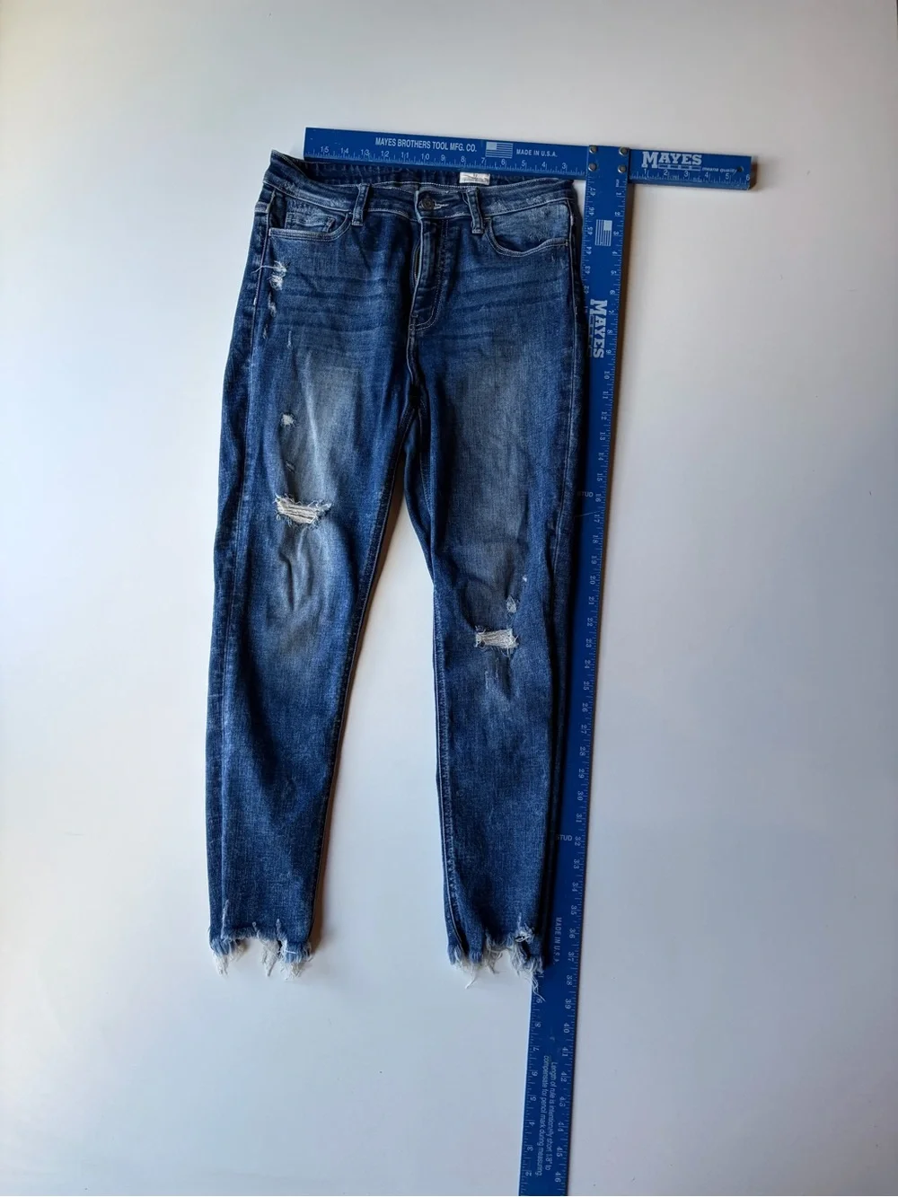 Skinny Distressed Blue Jeans - Women's